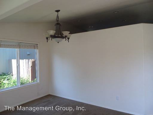 212 SE 169th Ave - Photo 3 of 17