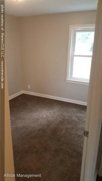 4047 W 166th St - Photo 3 of 7