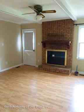 604 Thornberry Dr - Photo 2 of 10