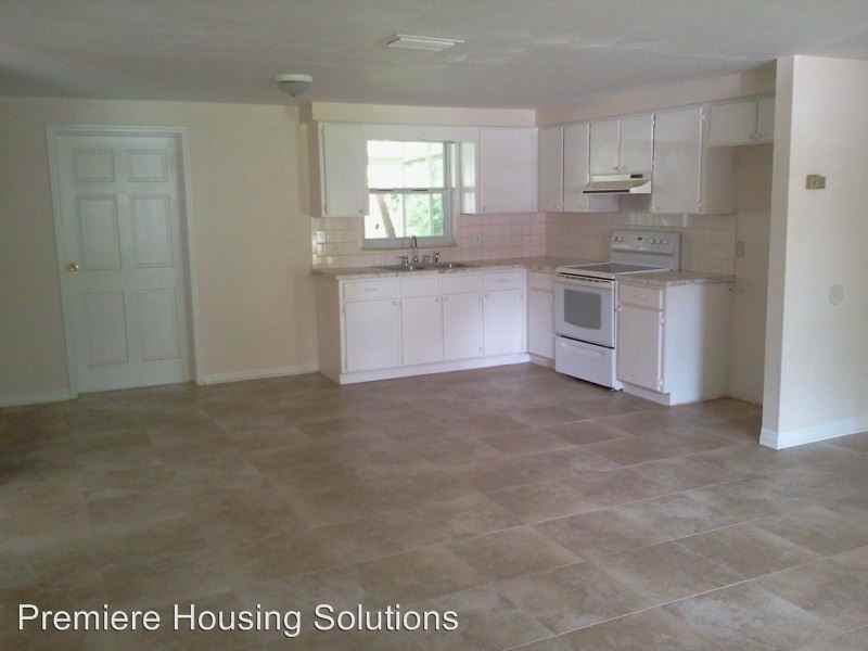 4922 8th St - Photo 2 of 7