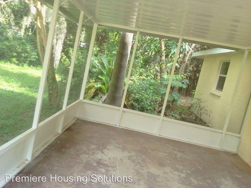 4922 8th St - Photo 3 of 7