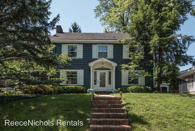 615 W 60th Terrace - Photo 2 of 31