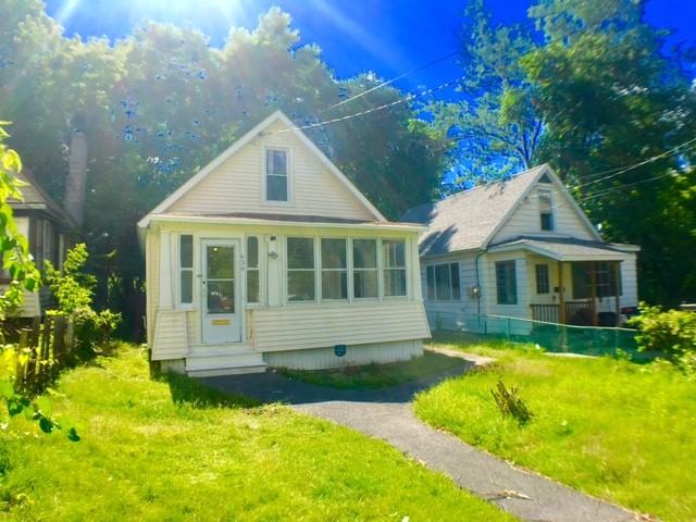 630 Lansing St - Photo 3 of 26