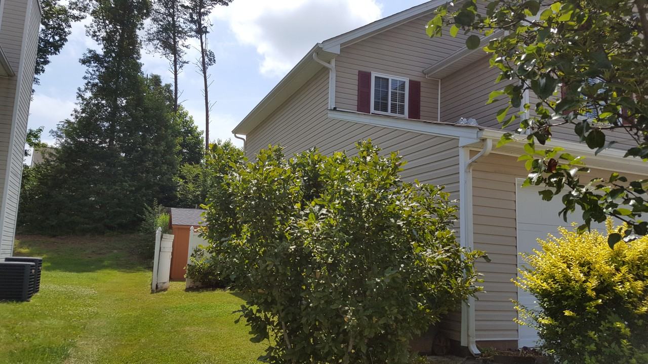 5702 Fisherman Dr - Photo 3 of 17