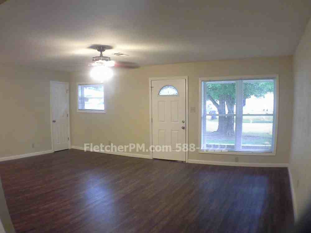 6705 Tracy Ave - Photo 2 of 7