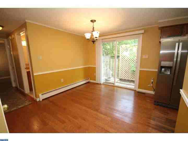 73 Hillman Ave - Photo 3 of 9