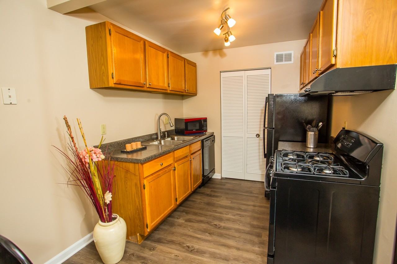 Park Shore - Photo 2 of 10