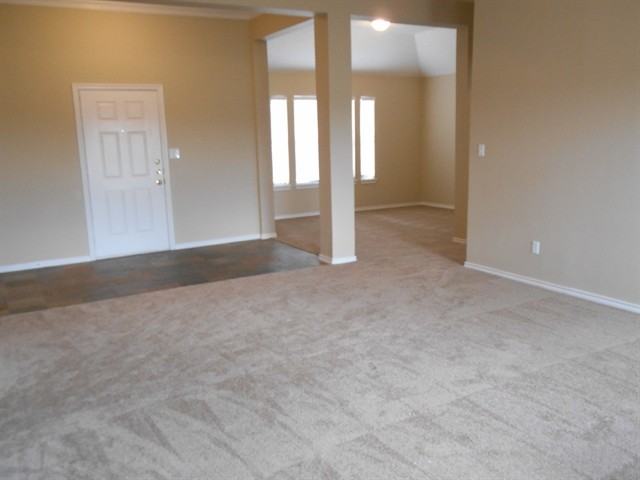 845 Fairview Dr - Photo 2 of 12