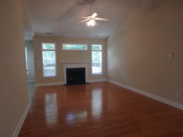 216 Boswell Ln - Photo 2 of 10