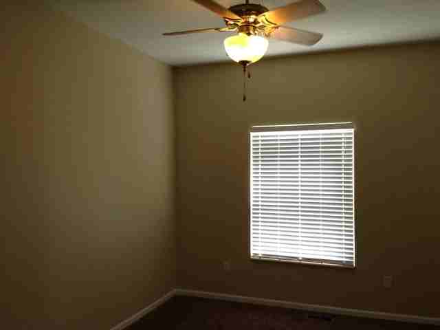 210 Waterstone Dr - Photo 2 of 14