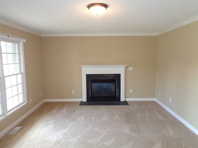 1143 Sequoia Dr - Photo 2 of 8