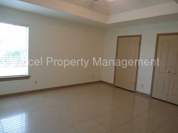 2306 E 25th St - Photo 3 of 9