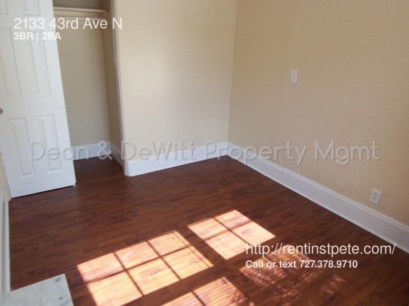 2133 43rd Ave N - Photo 3 of 34