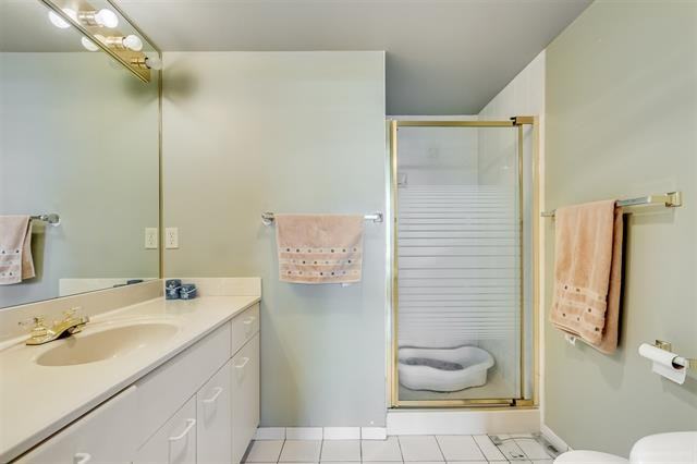 121 10th Ave - Photo 2 of 20