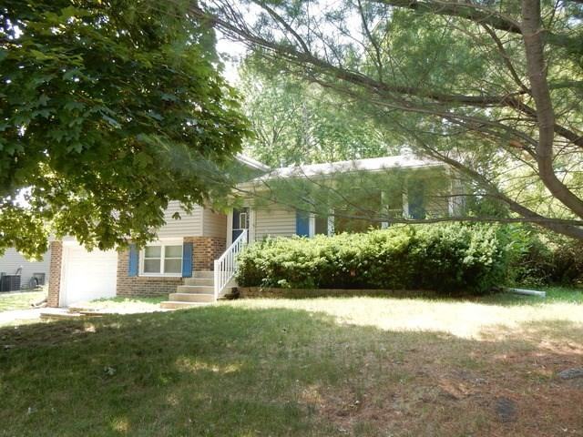 851 Robert Dr - Photo 2 of 21