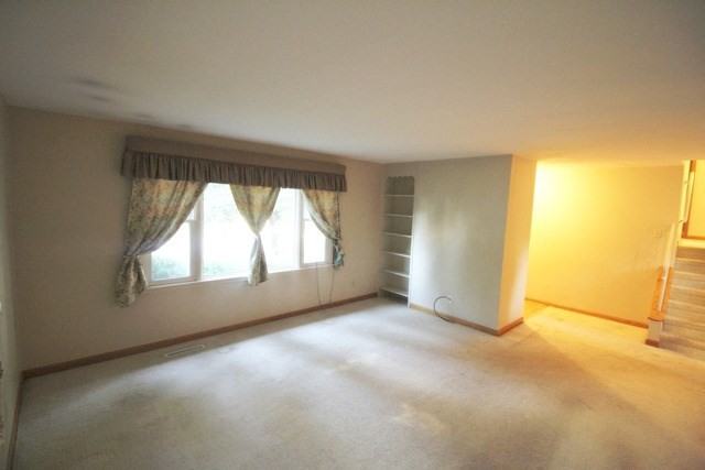 851 Robert Dr - Photo 3 of 21