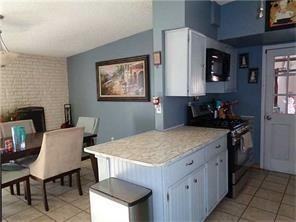 200 Carnival Dr - Photo 2 of 12