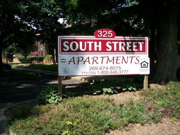 South Street Apartments - Photo 3 of 16