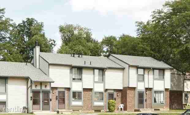 Arbor Manor Apartments - Photo 2 of 3