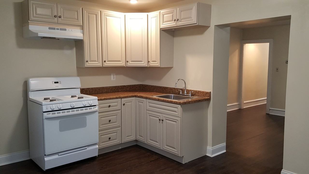 867 Chelton Ave - Photo 2 of 7