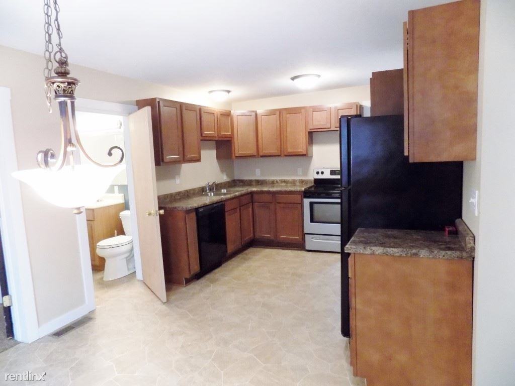 308 E Knight St - Photo 3 of 10