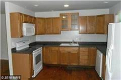 109 Holmes Ct - Photo 3 of 9