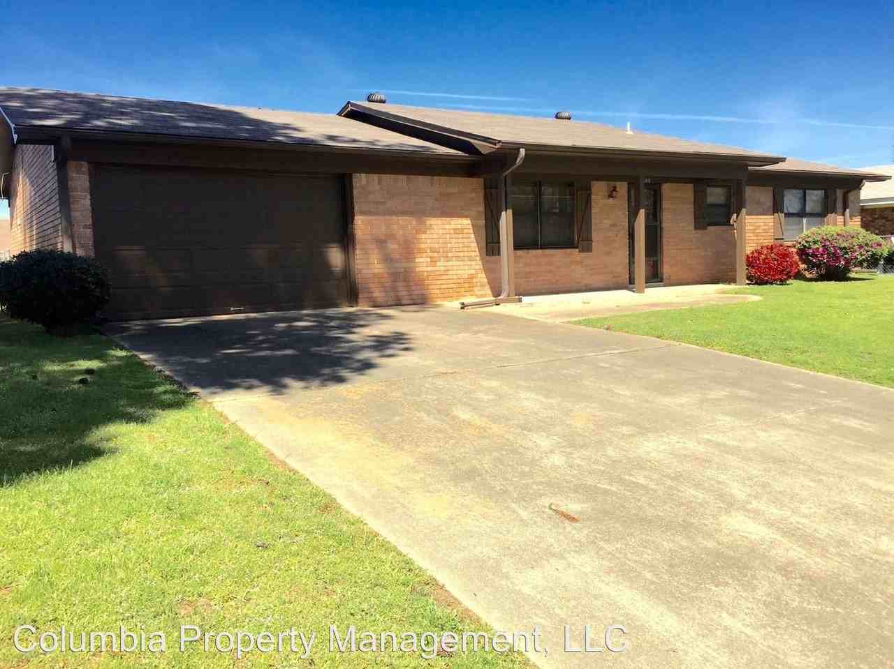 109 E Greenfield Dr - Photo 2 of 16