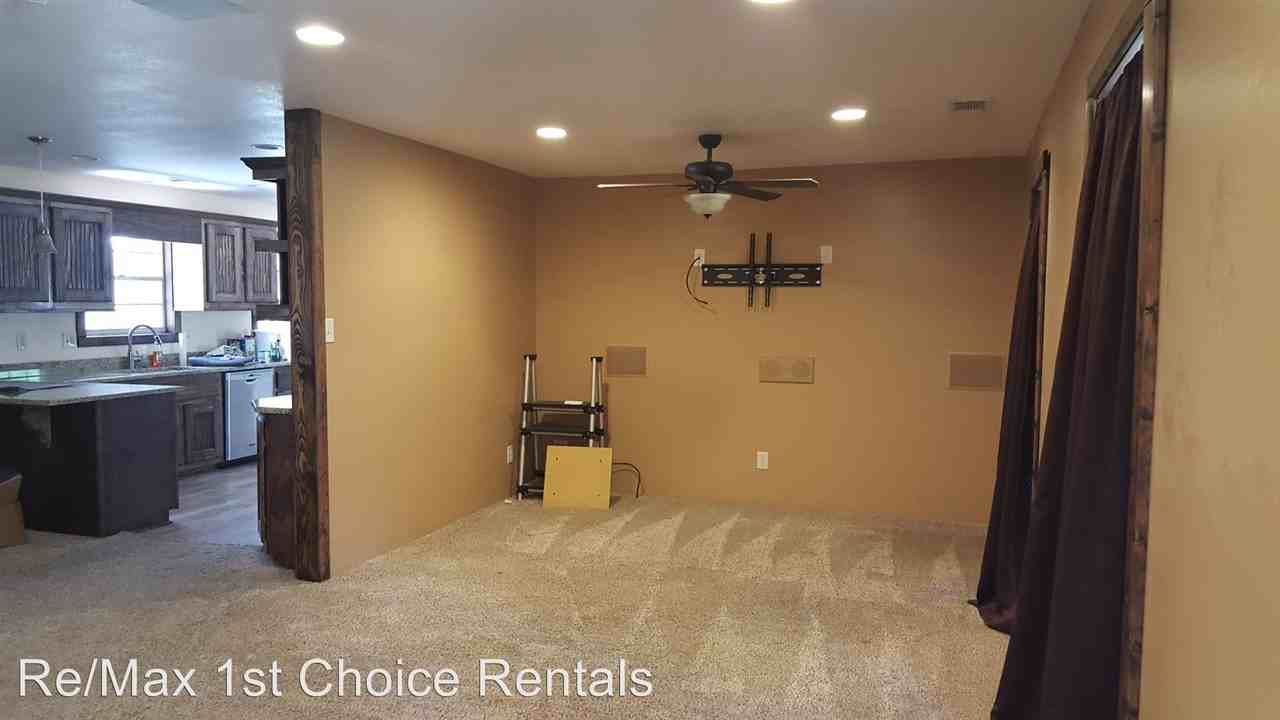 83 Poplar St - Photo 2 of 4