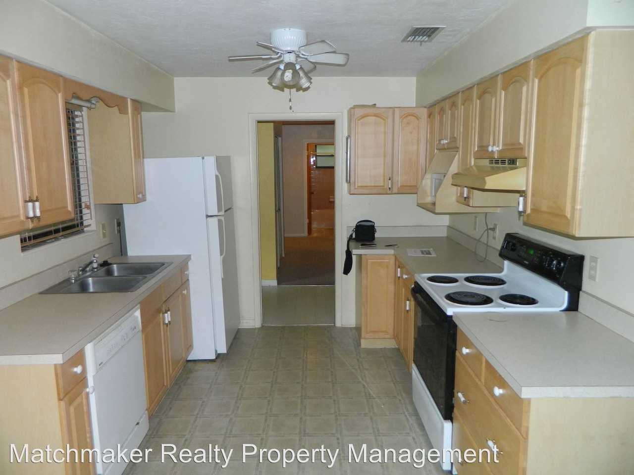 4002 NW 8th Ave - Photo 3 of 5