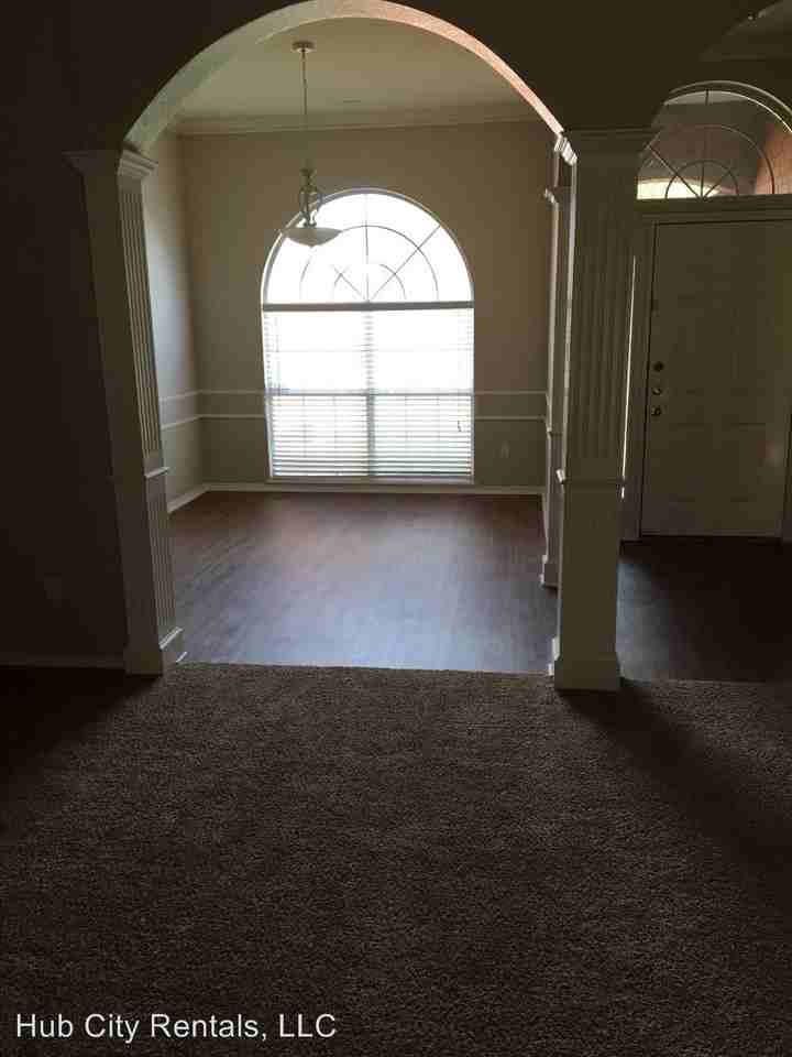 5424 70th St - Photo 2 of 16