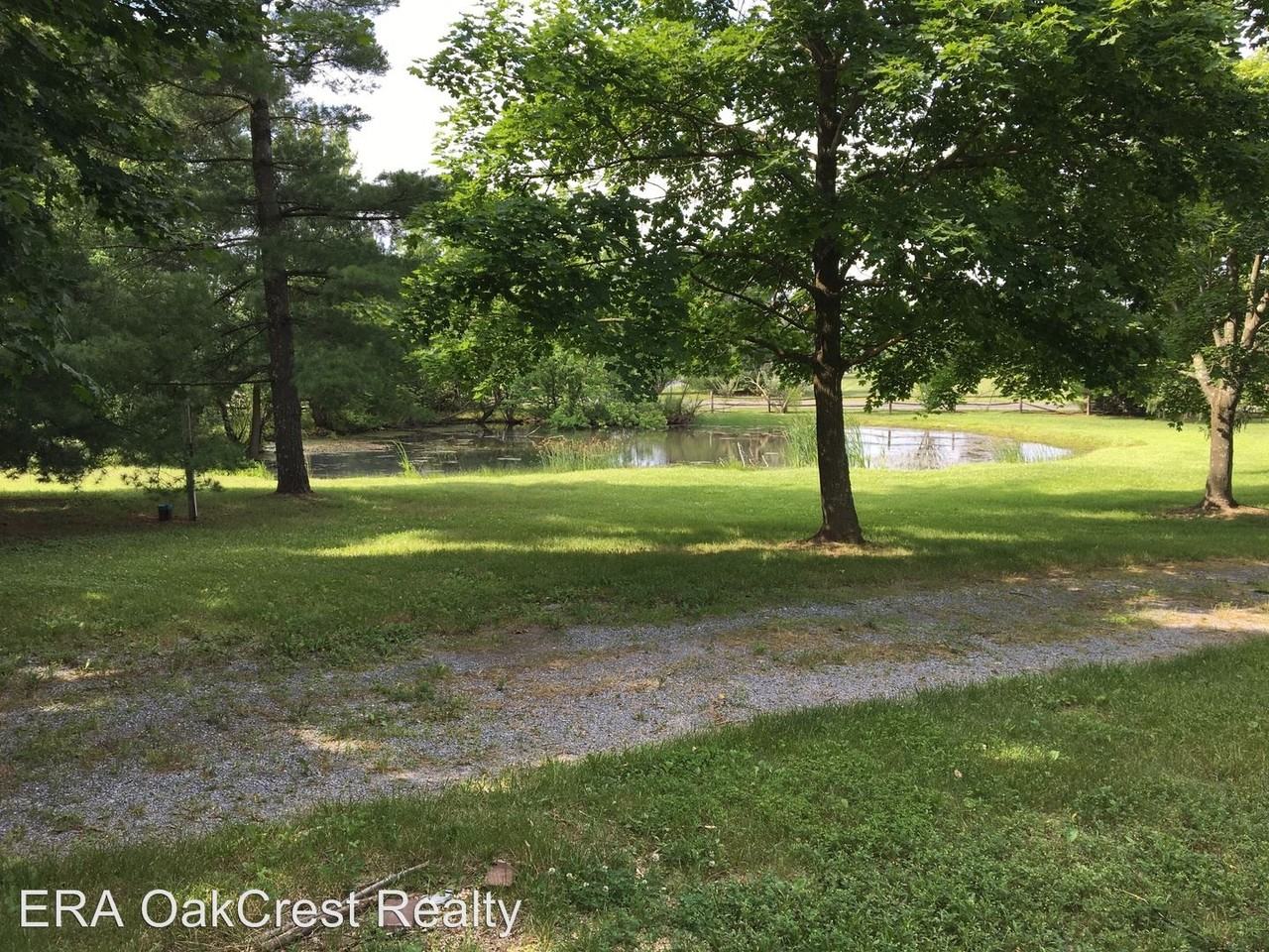 1555 Fairfax Pike - Photo 2 of 6