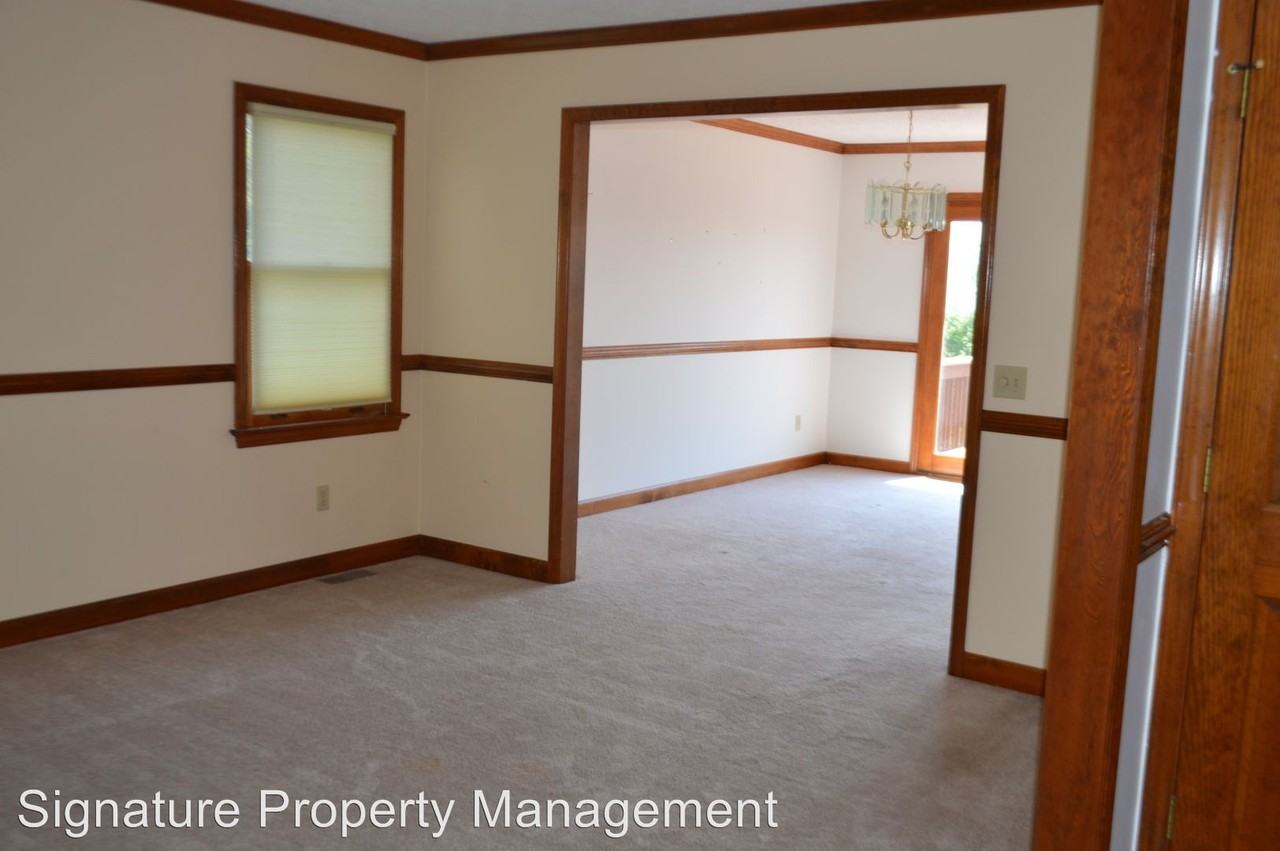 513 Cedar Orchard Dr W - Photo 2 of 20