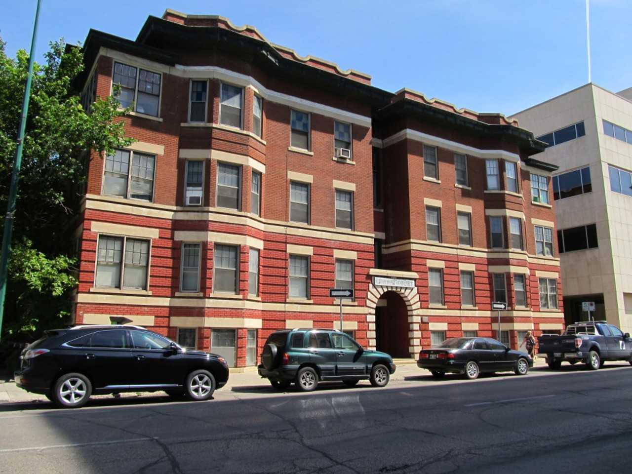 165 Kennedy St - Photo 2 of 34