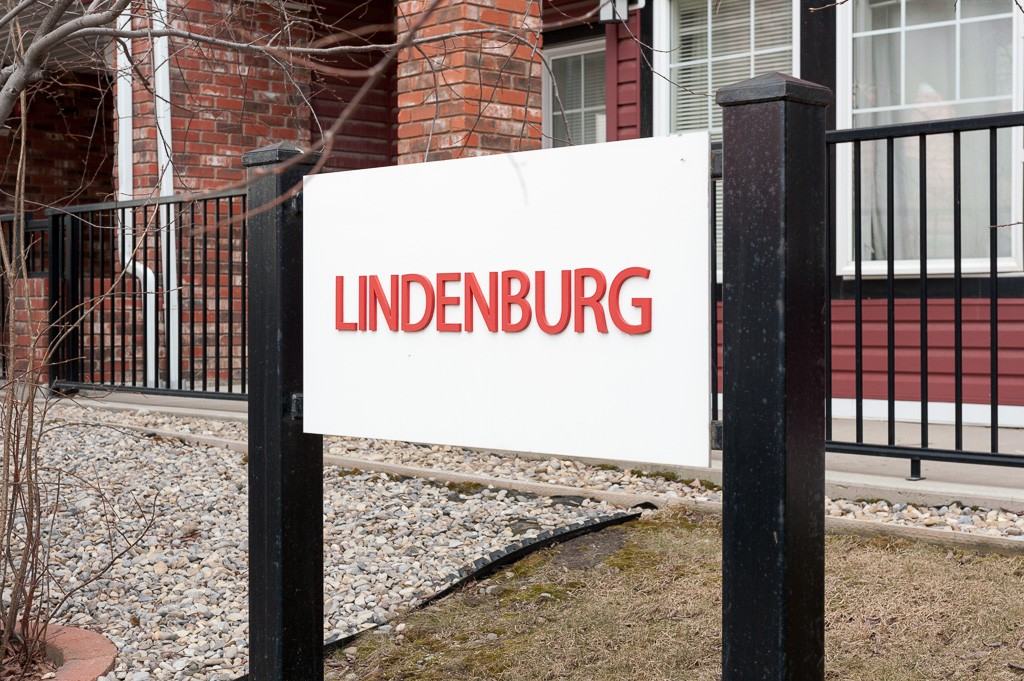 60 Royal Oak Plaza NW #336 - Photo 3 of 20