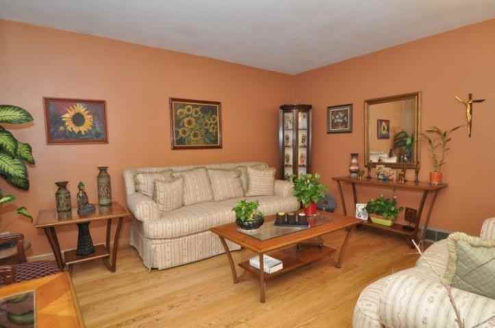 3819 E Pulaski Ave - Photo 3 of 13