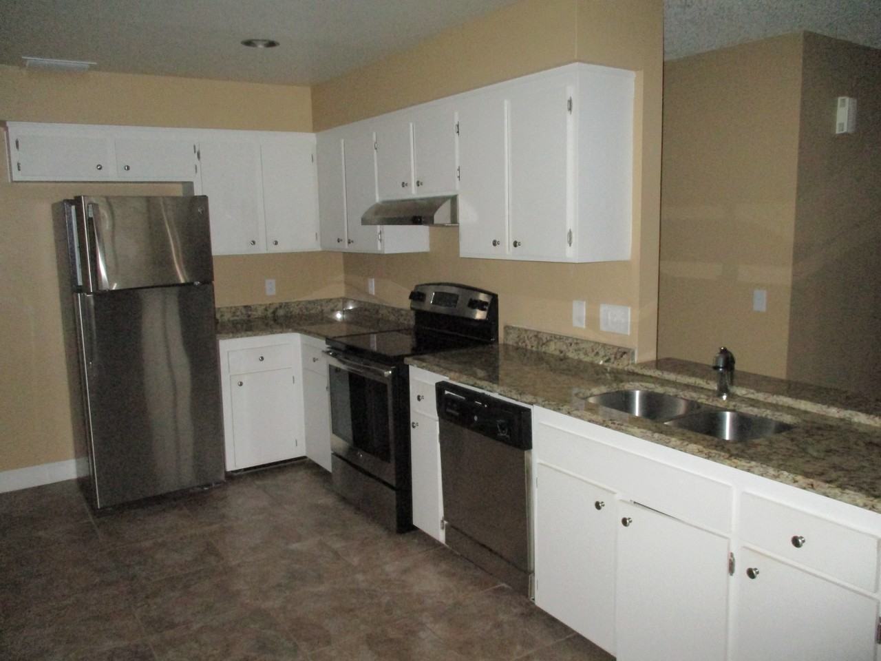 4775 Doreen Rd - Photo 3 of 18