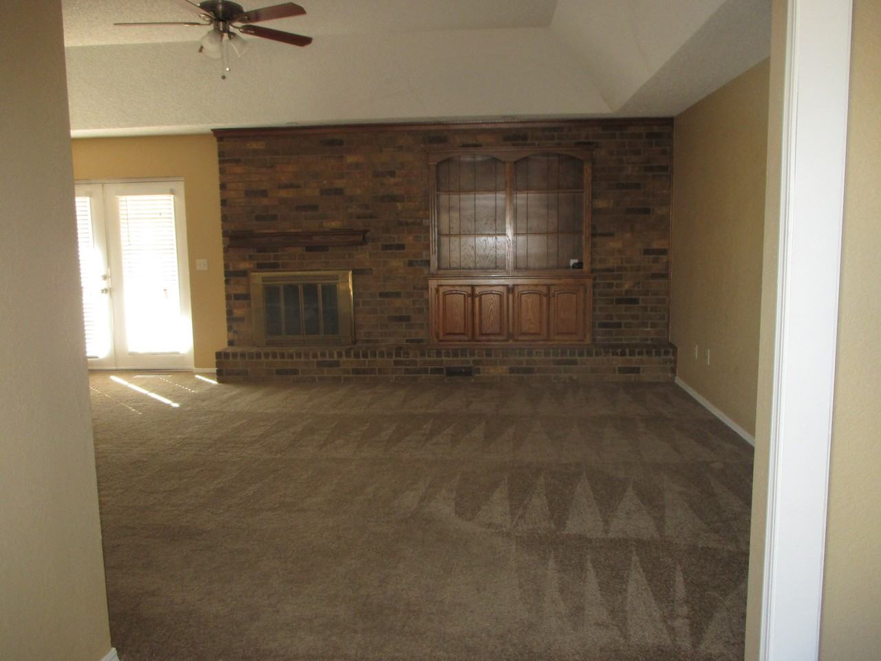 7324 NW 115th St - Photo 2 of 14