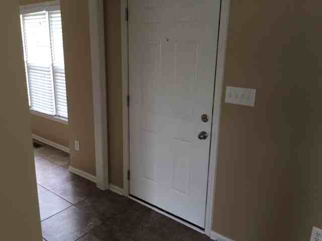191 Kings Way - Photo 2 of 9