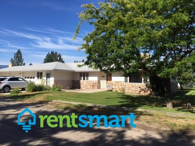 2625 Sunset Ln - Photo 2 of 11