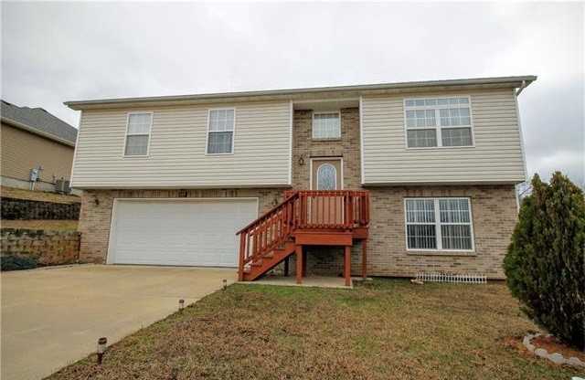 111 Birchtree Cir - Photo 2 of 25