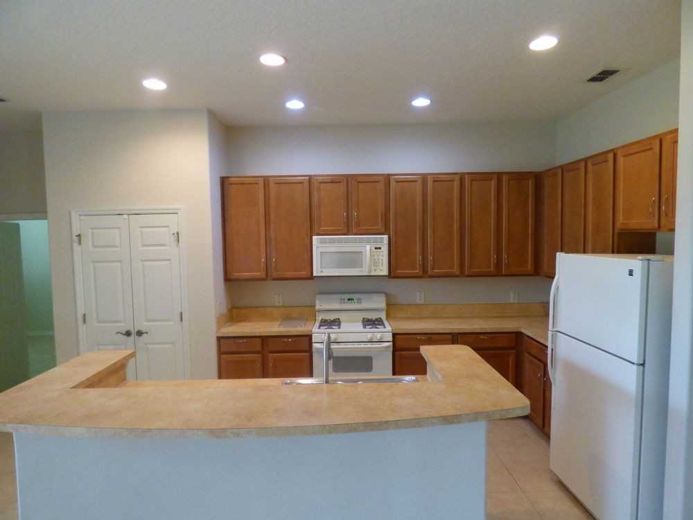 221 Crepe Myrtle Dr - Photo 2 of 25