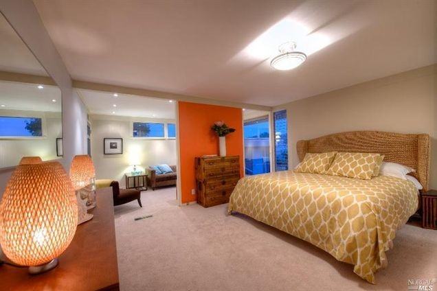 4 Lagoon Rd - Photo 3 of 33