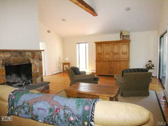 320 Compo Rd S - Photo 2 of 13