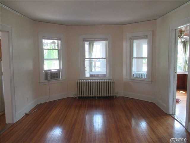 71 Andrew St - Photo 3 of 17