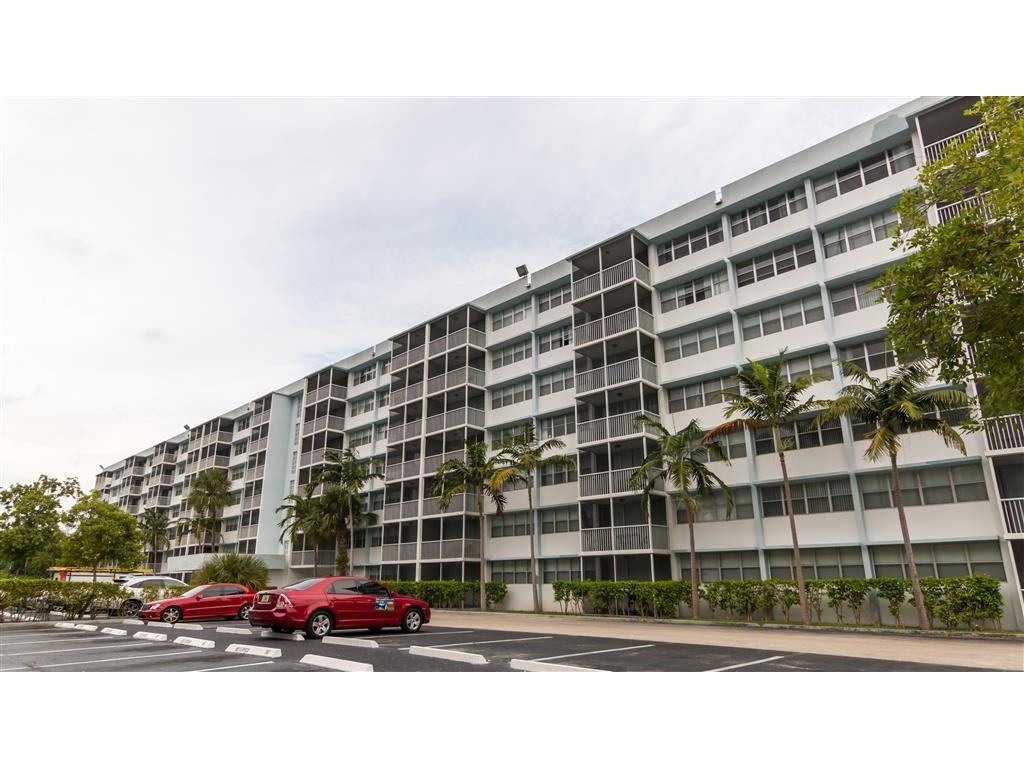 The Ellington - Photo 3 of 19