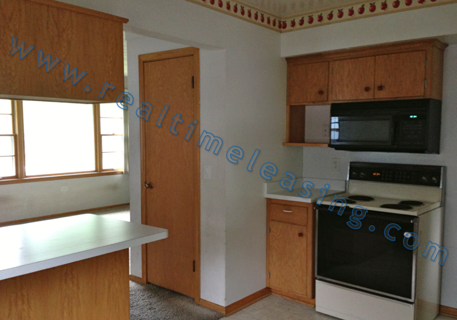 1928 Nokomis Ave - Photo 3 of 14