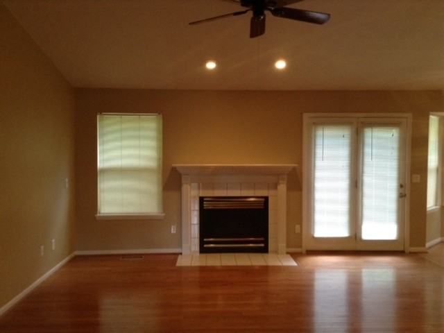 672 E Lake Ln - Photo 3 of 10