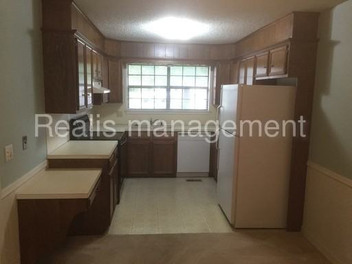 7324 S Canton Ave - Photo 3 of 9