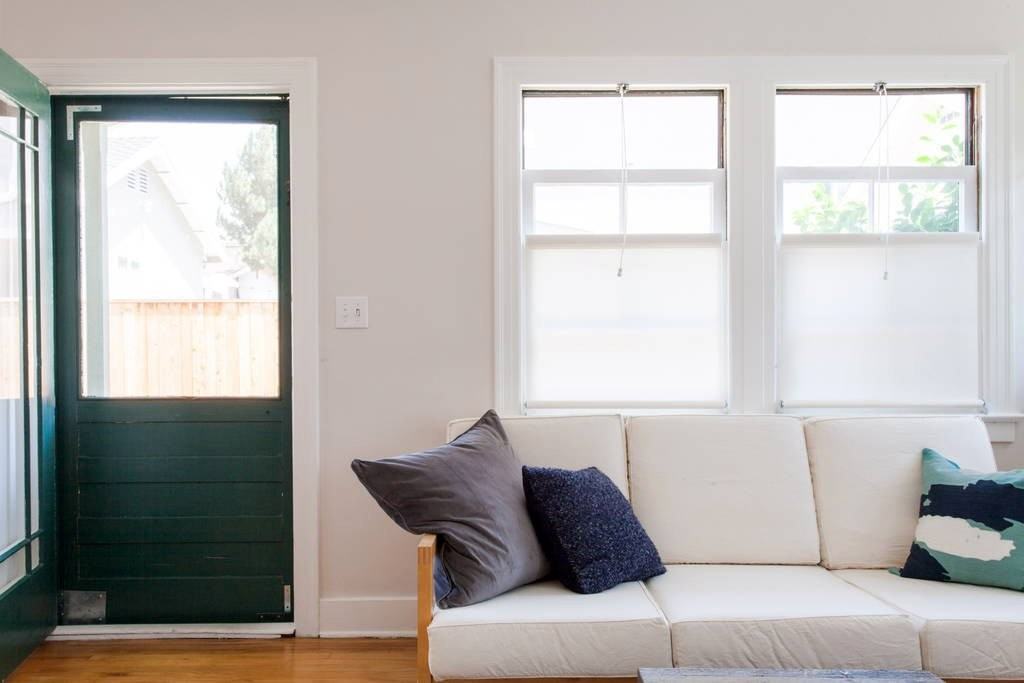 4042 Rosabell St - Photo 3 of 17