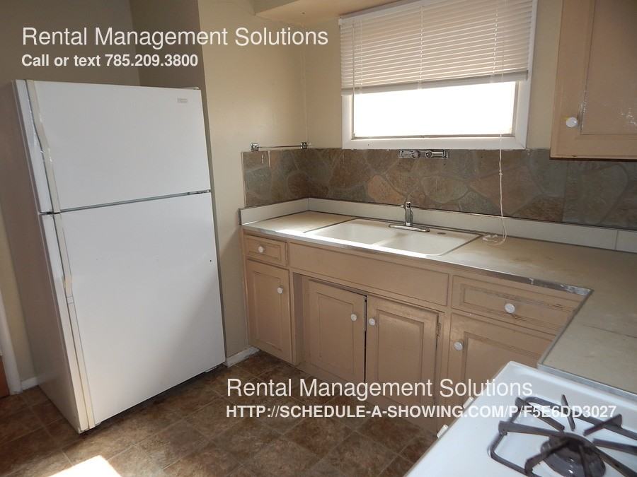 123 SW Roosevelt St - Photo 2 of 6